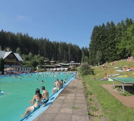 Bungalovy A Lesní Plovárna *