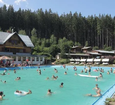 Bungalovy A Lesní Plovárna